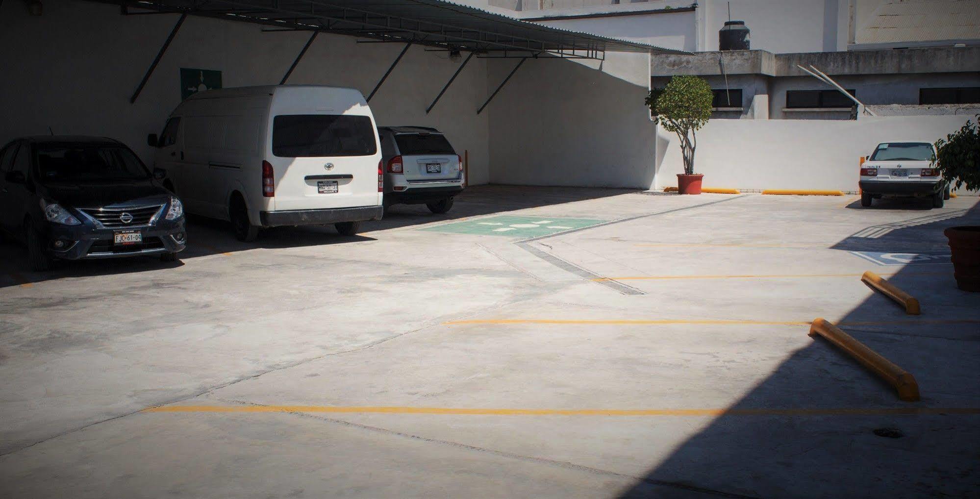 Fiesta Versalles Monterrey Exterior foto
